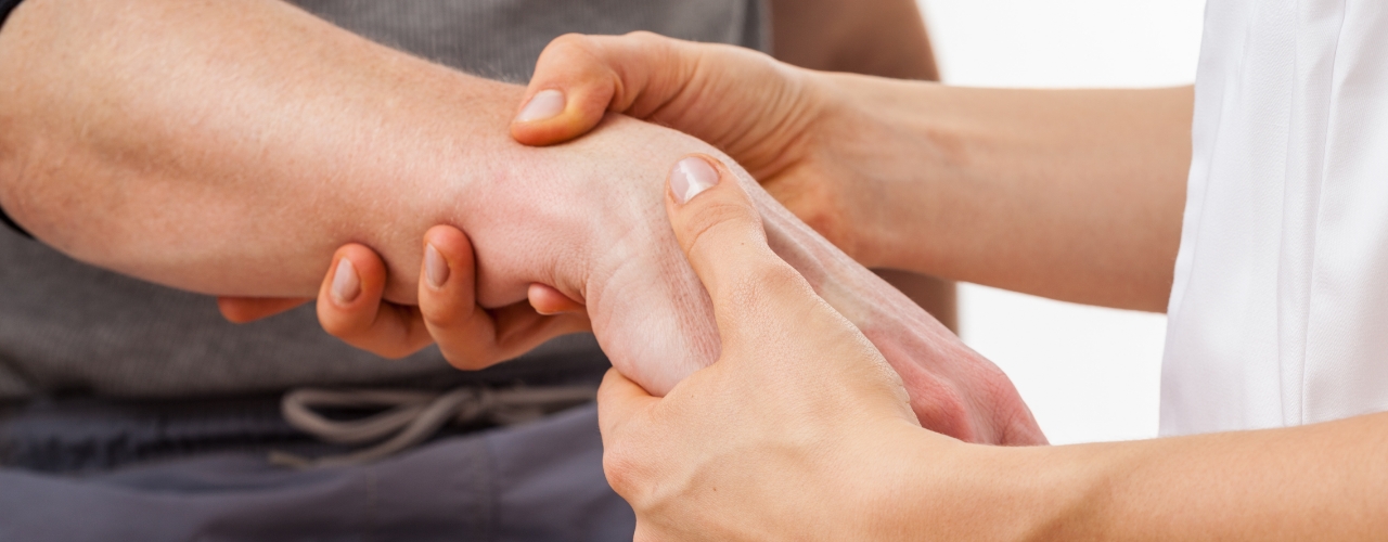 wrist-pain-mti-physical therapy-bellevue-edmonds-seattle-WA